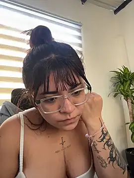 AngieRousse webcam