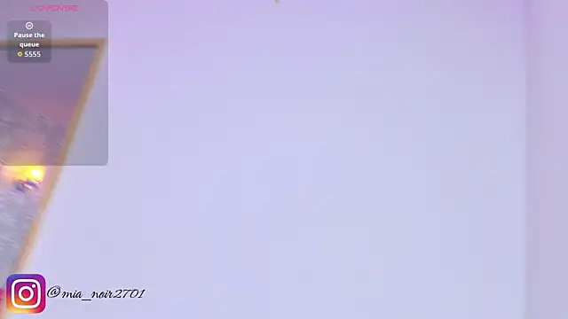 Mia_Noirr webcam