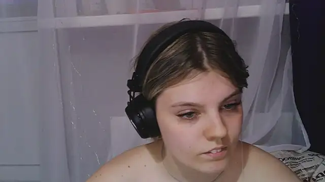 Never_Enoughh webcam