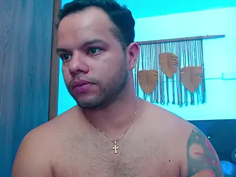 Black_adams_ webcam