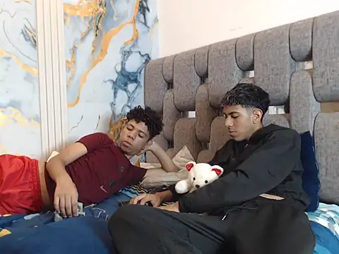 CUTE_BOYS2026 webcam