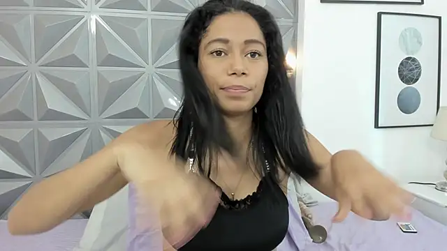 esmeralda_jenn11 live cam on StripChat
