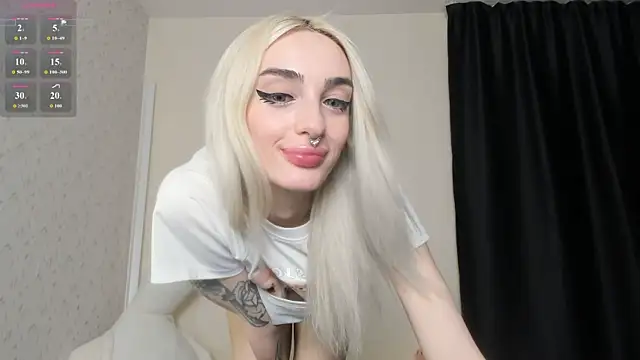 succubantra live cam on StripChat