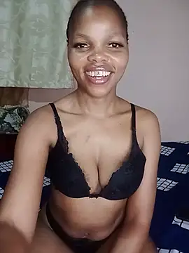 sexySmall52993 live cam on StripChat