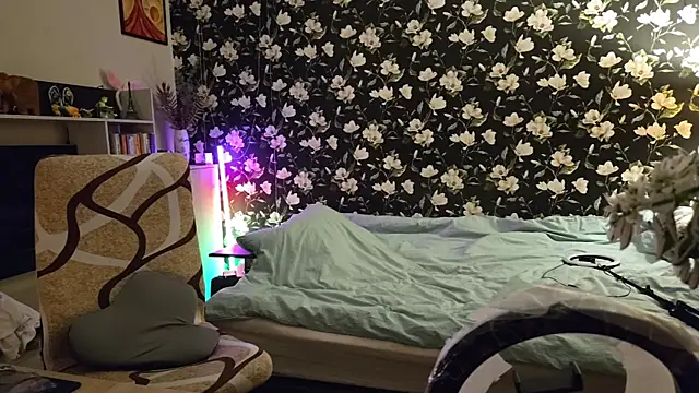 Vuitton live cam on StripChat