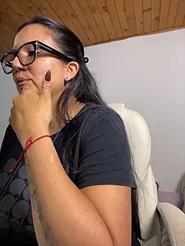 SWEETLILY18 webcam