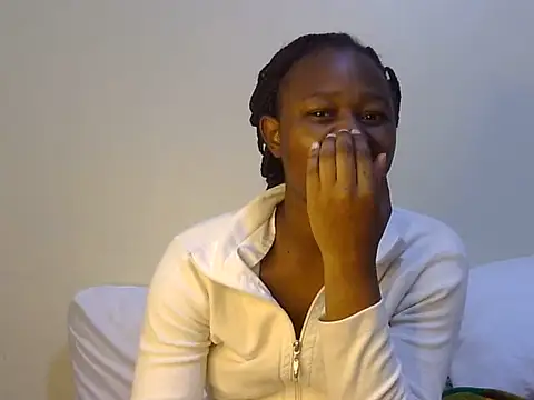Petite_Ebony10 live cam on StripChat