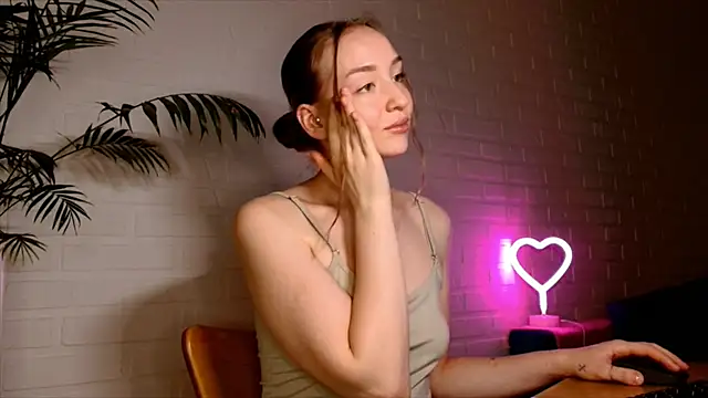 WhitePrincessLuna webcam