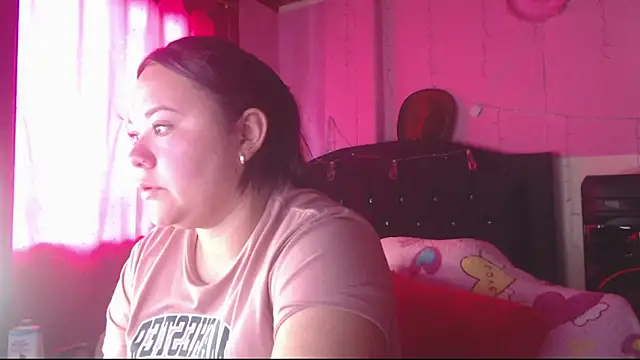 NikkiRous_ webcam