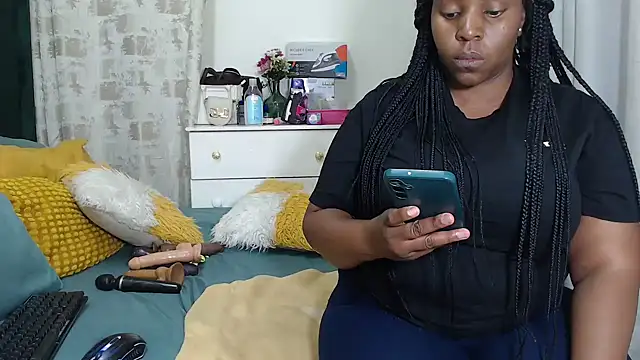 GaggingQueenxx webcam