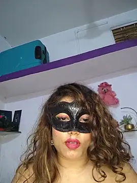 Riya-night6 webcam