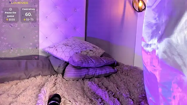 Nicollee_Heart webcam
