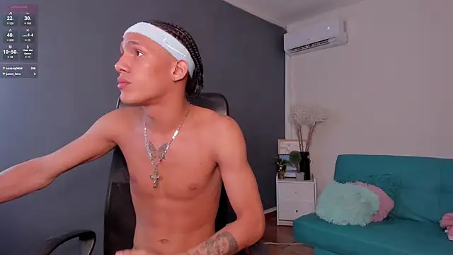 NoahBull19 webcam