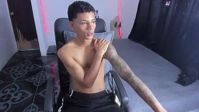 leo_bigconk1246 webcam