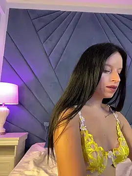 Bonnye_Bee webcam
