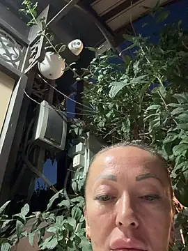 Nolly_moniika__ webcam
