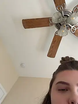 babyizzie webcam