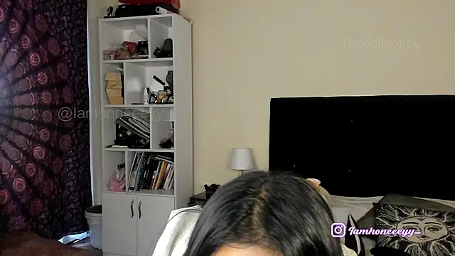 Thedollhoney webcam