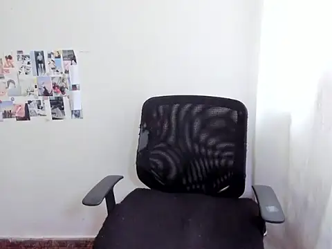Conie_Squirtt webcam