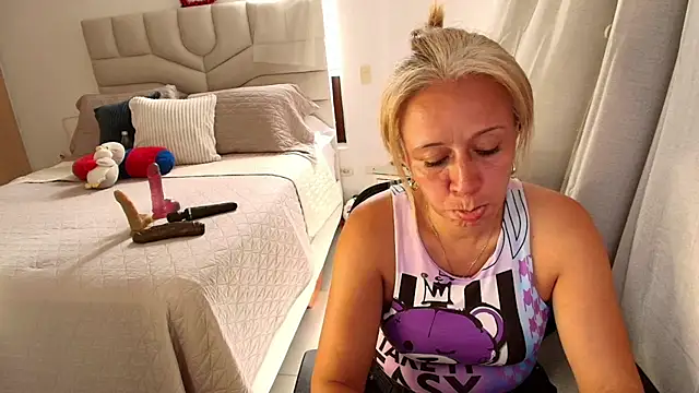 Naty_Stone webcam