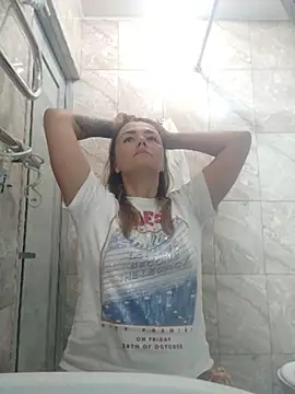 KrissSexi live cam on StripChat
