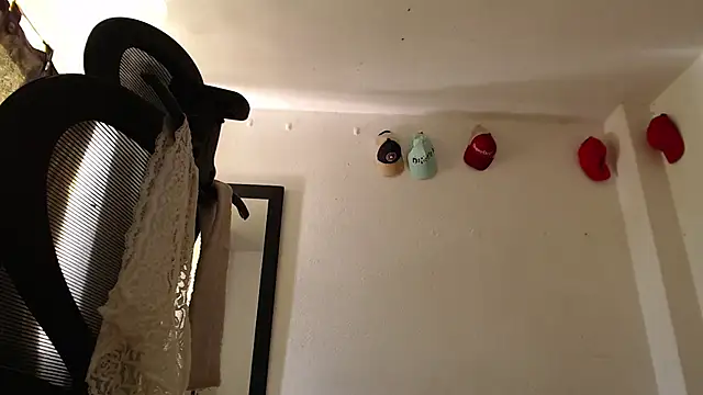 cloudsxxx live cam on StripChat