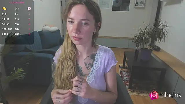 mel_collins live cam on StripChat