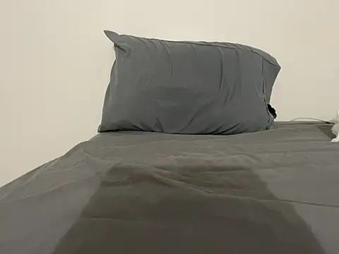 DeepGuy20 live cam on StripChat