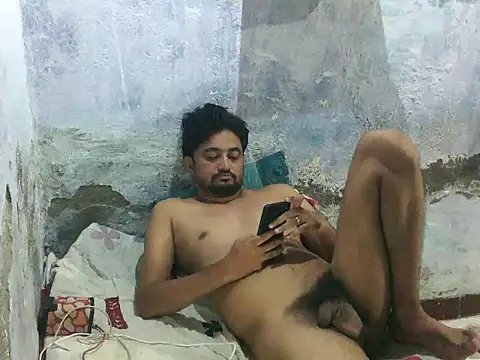 ROCOGUJUBULL live cam on StripChat