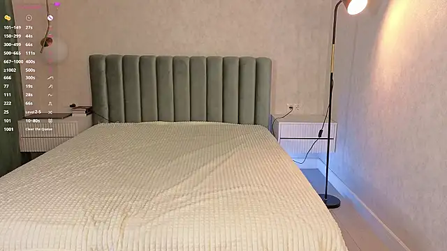 bonnyfloweer live cam on StripChat