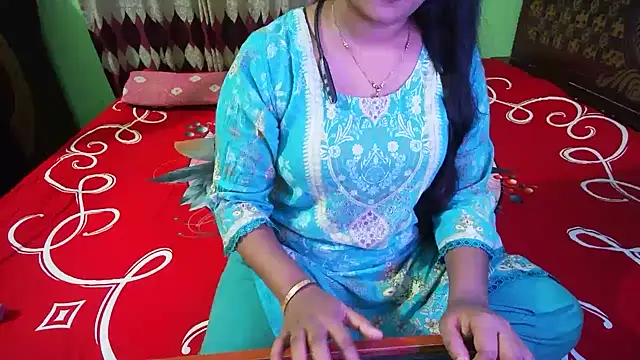 BengaliQueenStar webcam