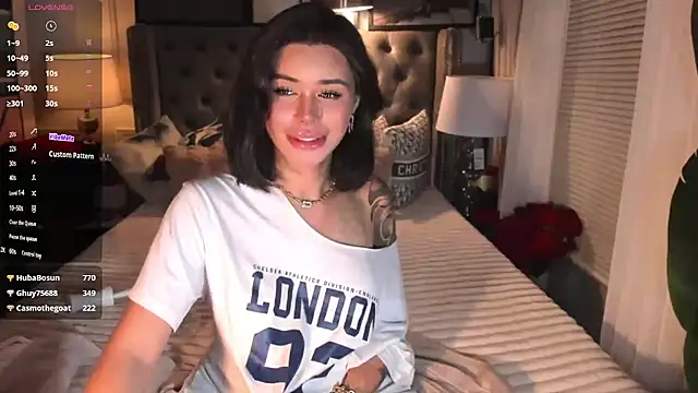 ParisianDoll webcam