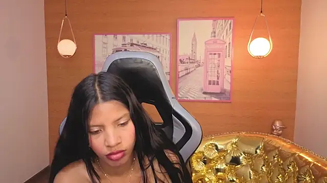 emily_smith_t - Emily_smith_t's free webcam - UK Sex Cams