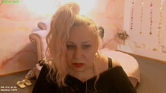 Penelope_Pinky live cam on StripChat