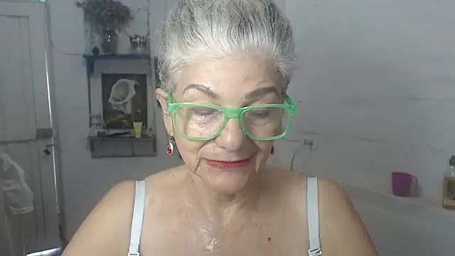 FunnyGrandma webcam