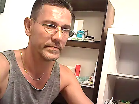 mastercharisma35 (Ask my age) - like ???? stand up okey.....