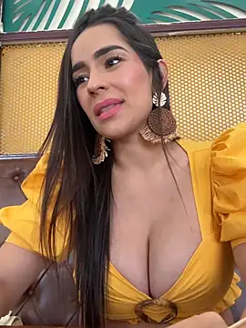 mau_white (F milf) - Lets go to the bathroom public