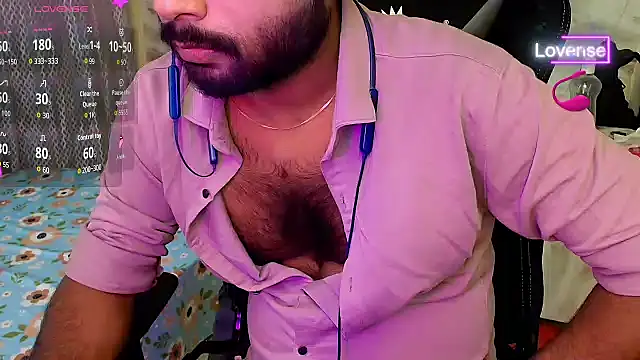 SilverShade3 live cam on StripChat