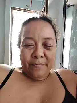 SexyMilfH webcam