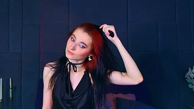 NicoleLuxe live cam on StripChat