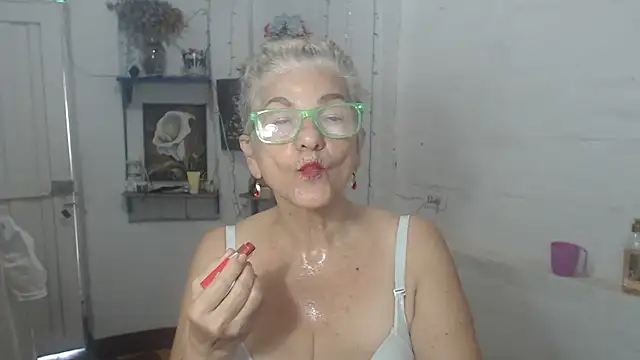 FunnyGrandma webcam