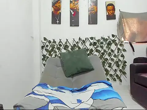Latins_Boss webcam
