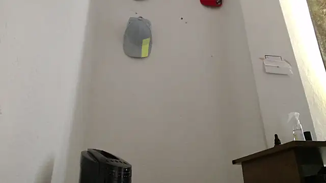 cloudsxxx live cam on StripChat