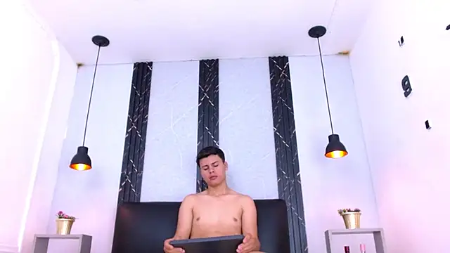 Ethan_Brooks_