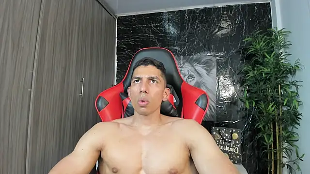 Erik_castle webcam
