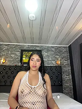 Taliaaa_Paris live cam on StripChat