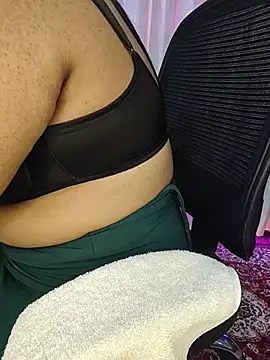 curvy_pooja (F young) - Ice 🧊 on bobbies