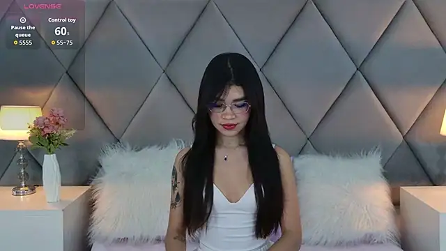 OliviaDiaz live cam on StripChat