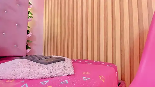 lovely__kiss__ webcam