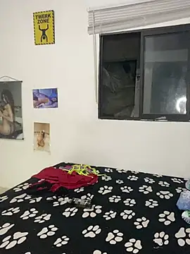 Astrid_Porno live sex cam